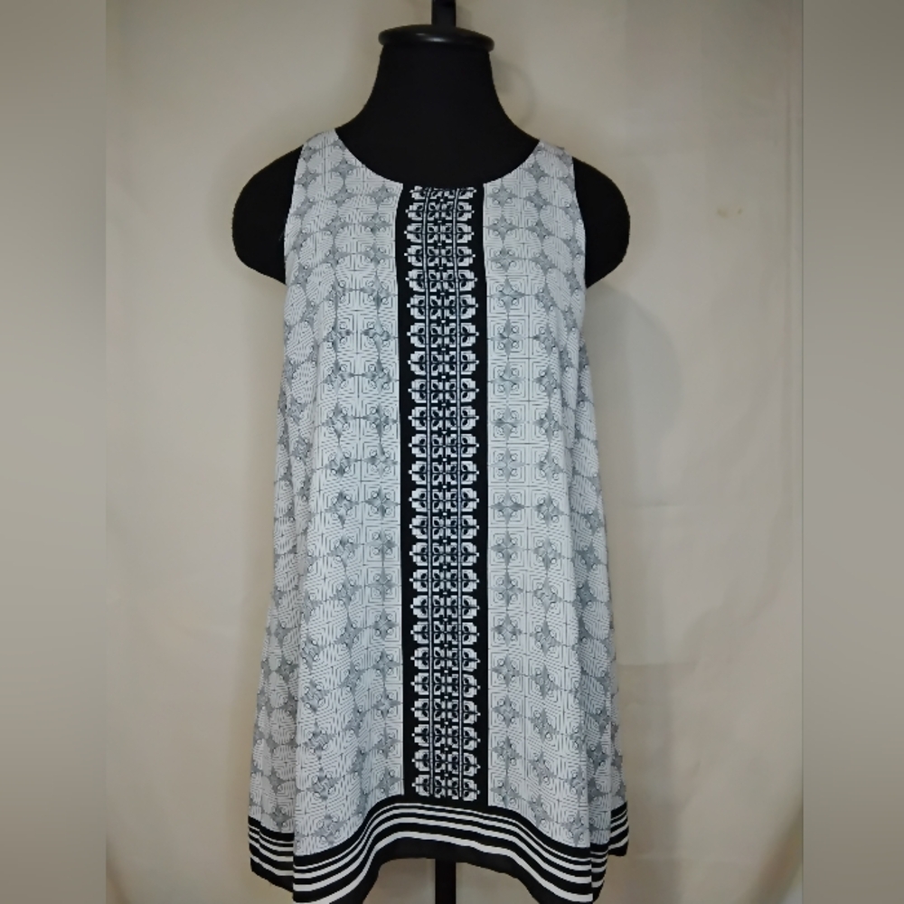 Max Studio Black and White Geometric Tunic
